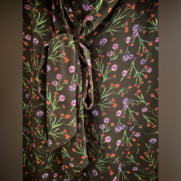 Floral Blouse with Neck Tie - Picture 3 of 4